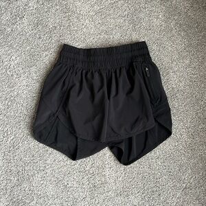LULULEMON HI RISE SHORTS, SIZE 4, BARELY WORN